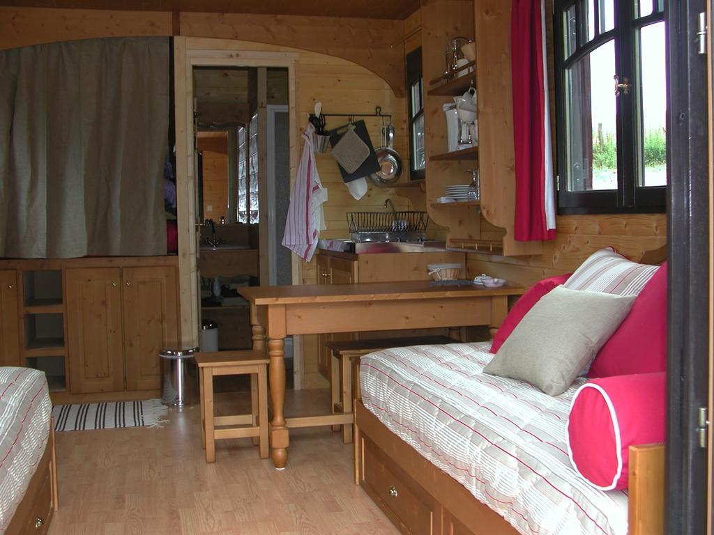 Les Roulottes et Cabanes du Livradois Cunlhat Extérieur photo