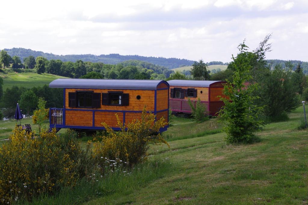 Les Roulottes et Cabanes du Livradois Cunlhat Extérieur photo